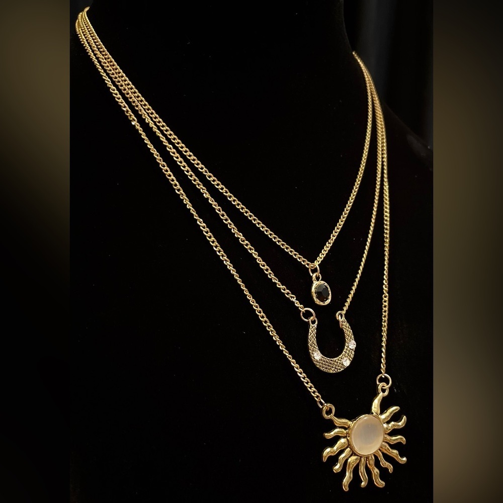 Gold tone triple strand necklace​​​ - Picture 2 of 4